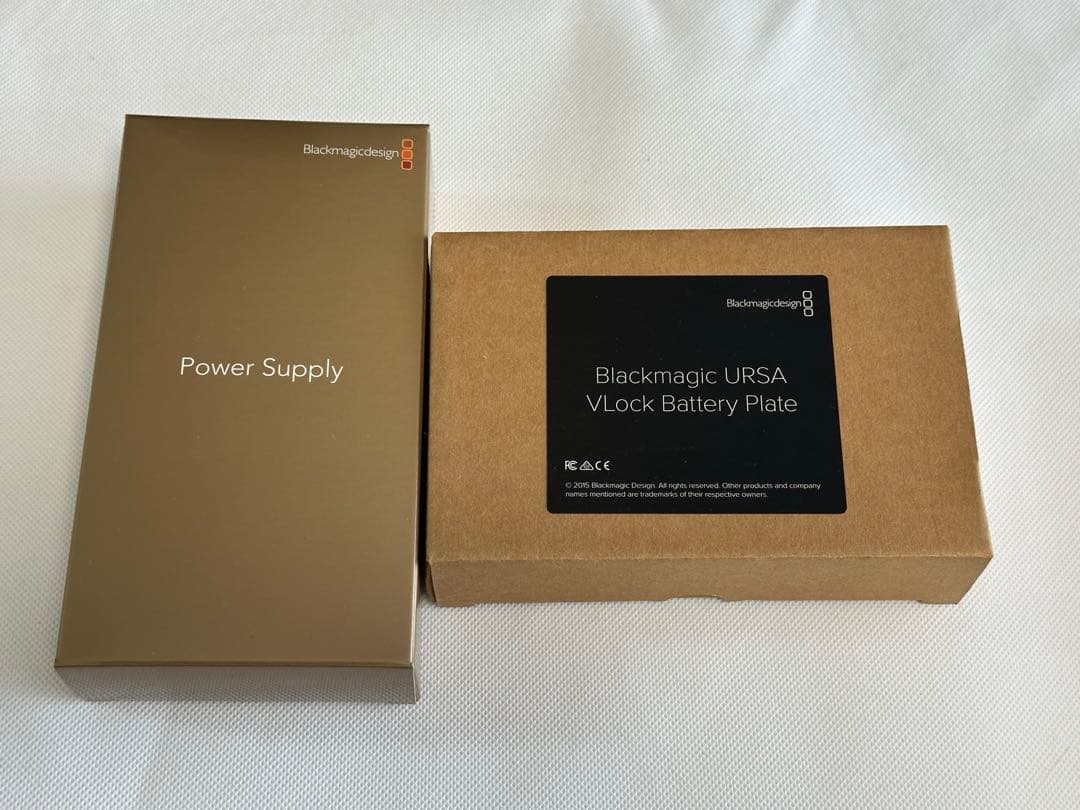 Blackmagic URSA Mini Pro 4.6K EF 本体と付属品
