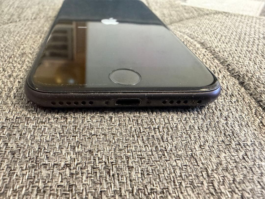 Apple iPhone8 64GBブラック