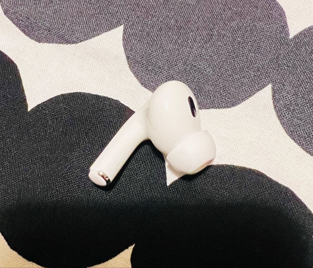 【値下げ】AirPodsPro第2世代本体・左耳のみ充電ケース付き