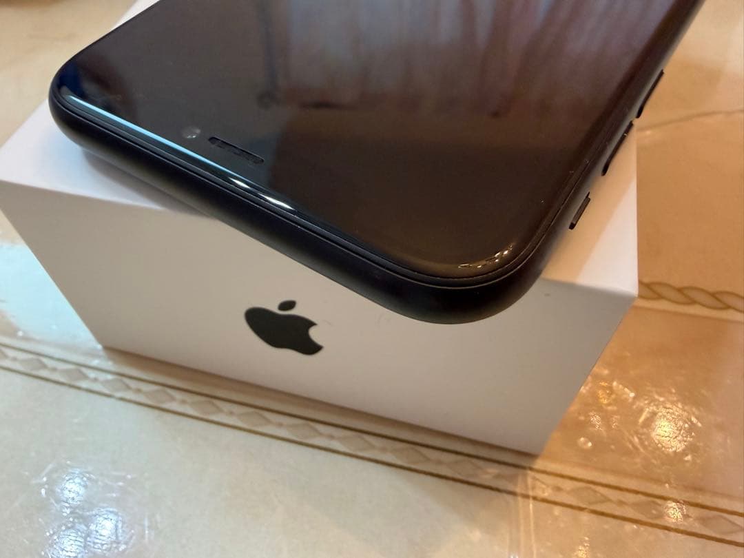 Apple iPhone XR ブラック 64GB　バッテリー容量89%