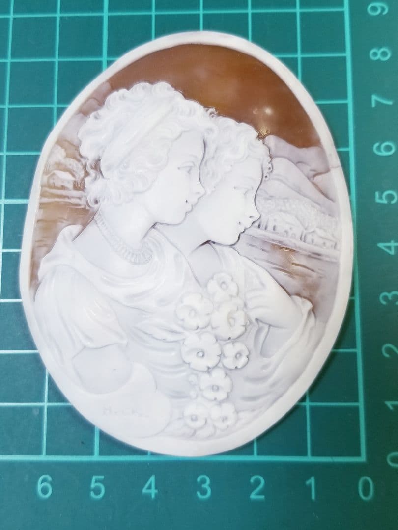 KS-201 サイン有り　天然シェルカメオルース