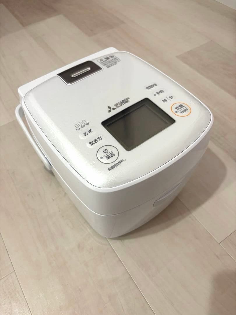 三菱電機 炊飯器 NJ-SE06F-W 2023年製