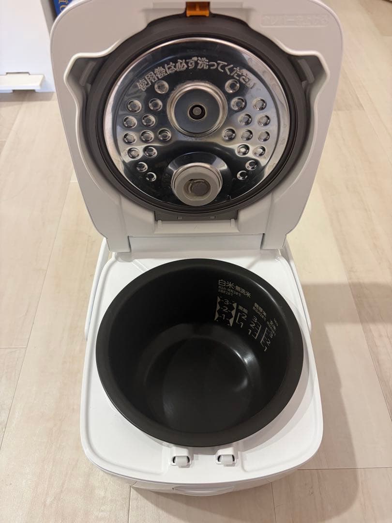 三菱電機 炊飯器 NJ-SE06F-W 2023年製
