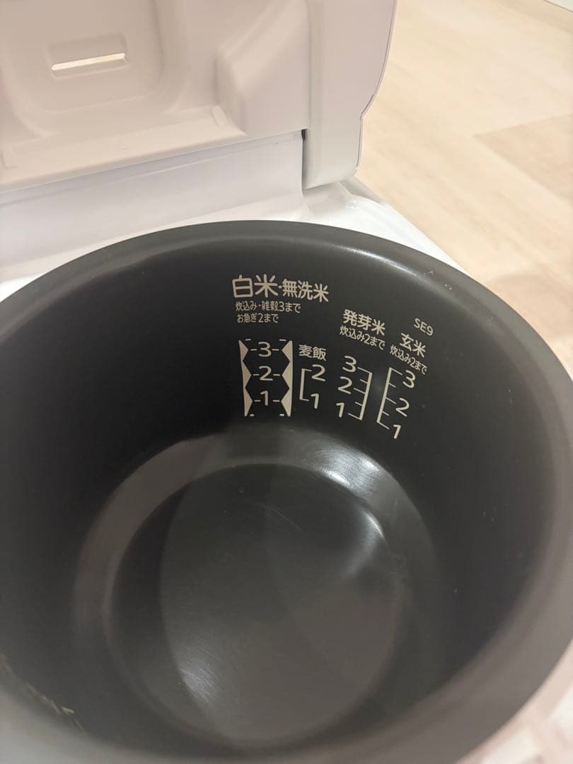 三菱電機 炊飯器 NJ-SE06F-W 2023年製