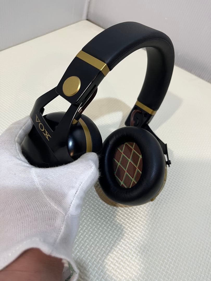 【極美品】#692 VOX ワイヤレスヘッドホン VH-Q1 付属品完備
