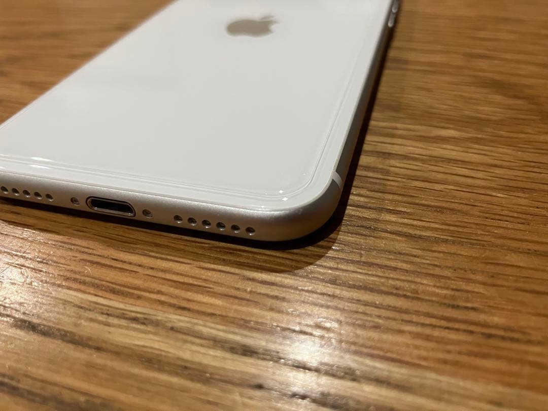 Apple iPhone SE (第2世代) ホワイト64GB