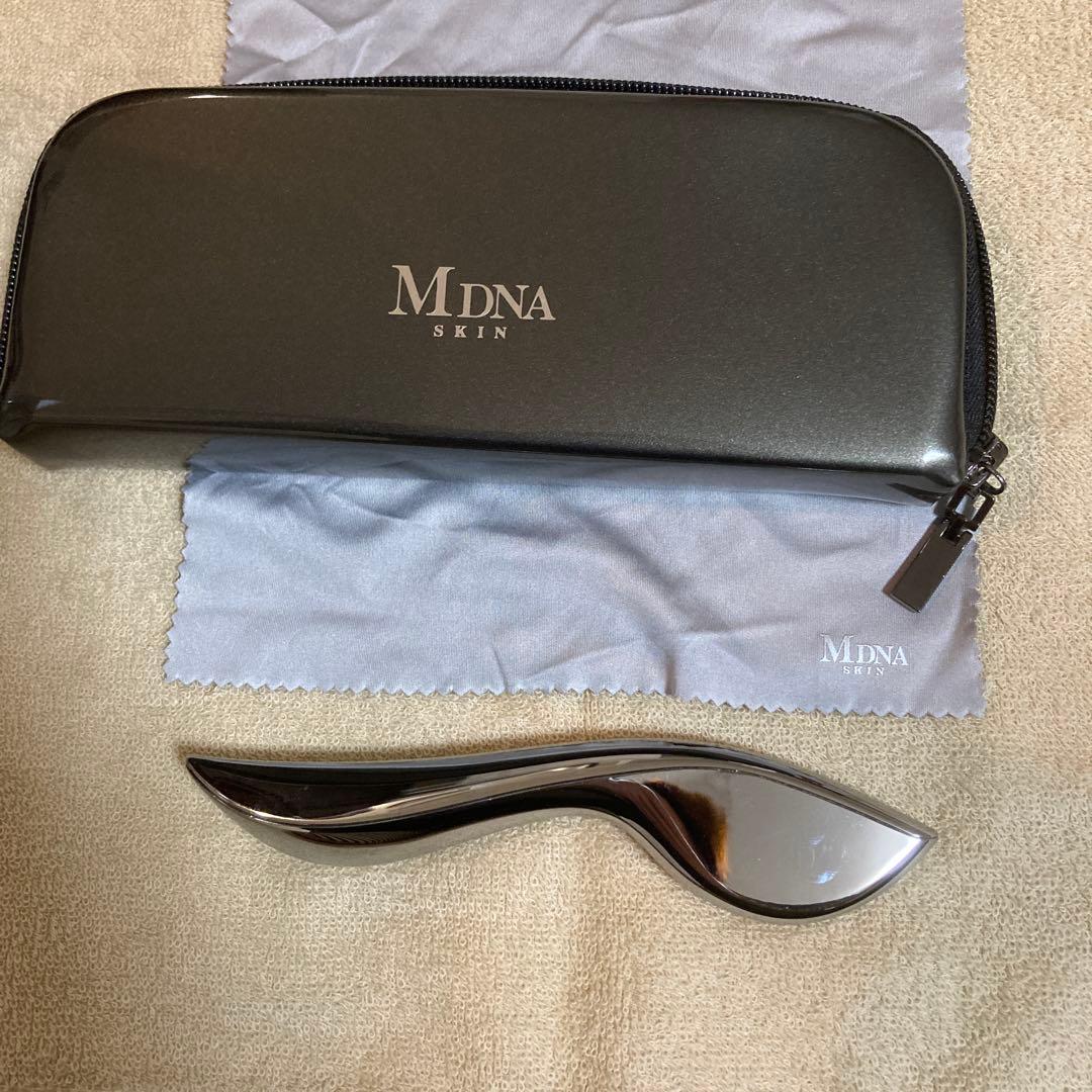 MDNA SKIN 美顔器 専用ケース付き