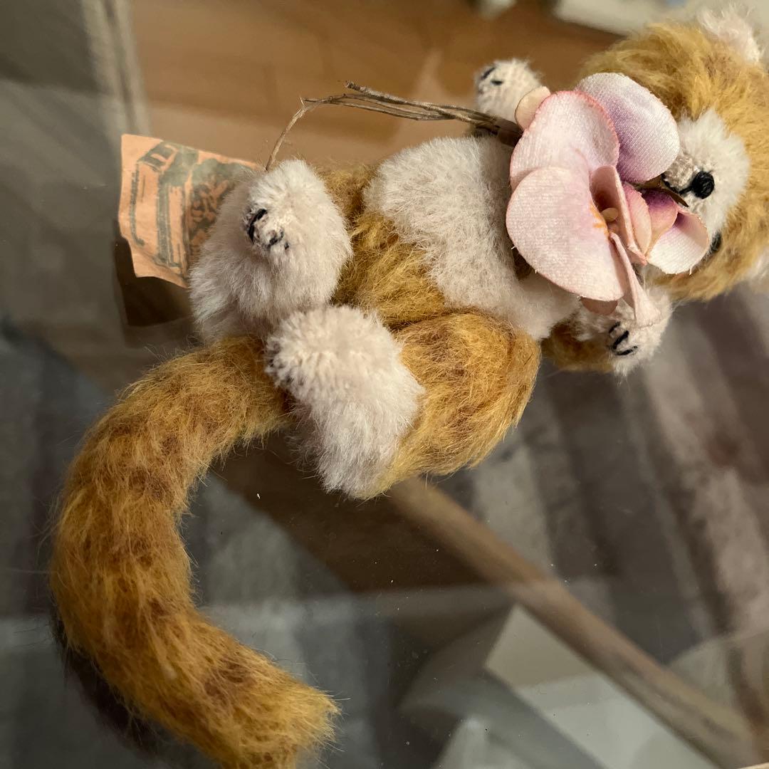 ３月末最終　手作りフェルト猫ぬいぐるみ 花ブローチ付き 約15cm