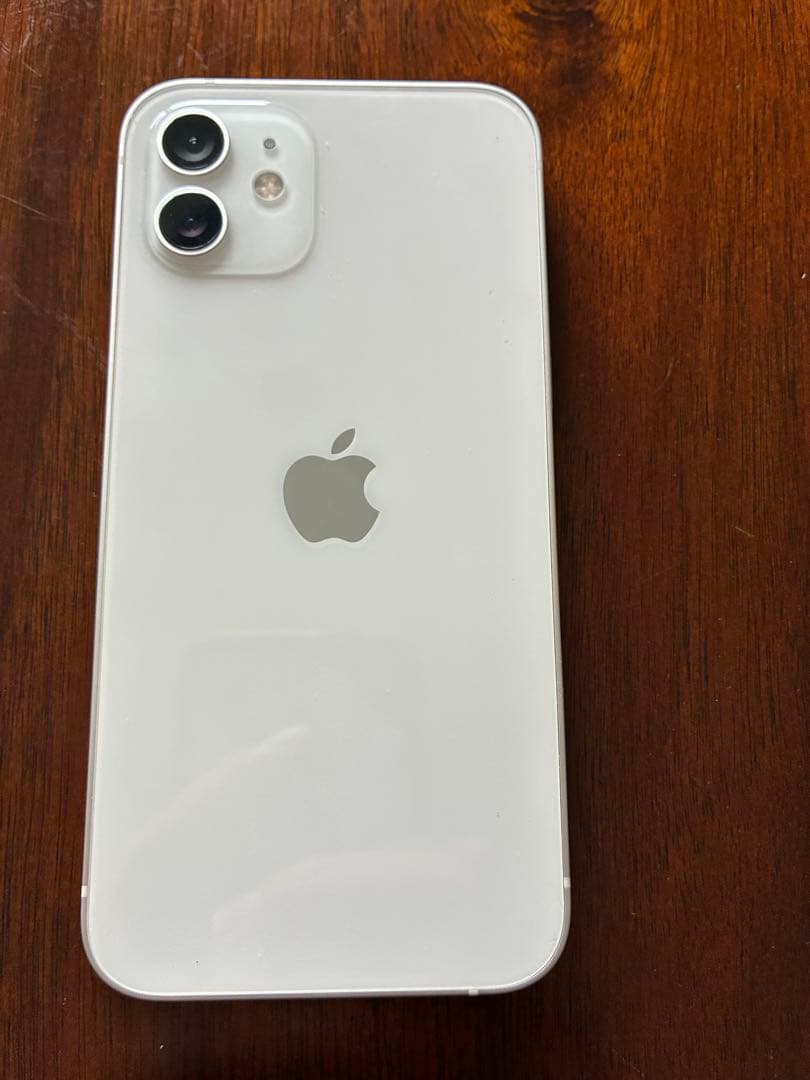 Apple iPhone 12 ホワイト 本体　バッテリ最大容量84%