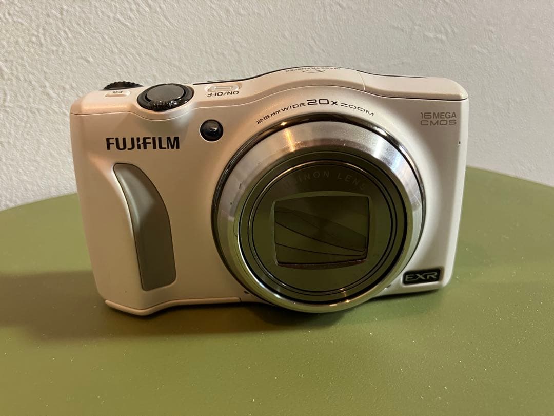 【ジャンクですが動作確認済】FUJIFILM FINEPIX F800EXR