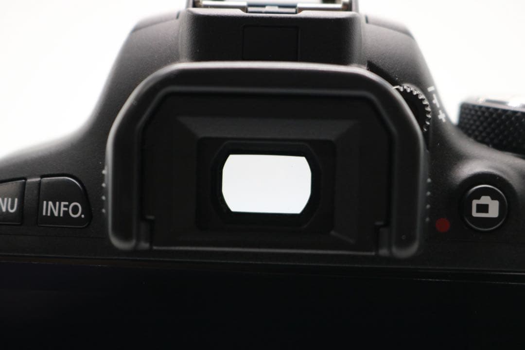 ボディ新品級 【Canon EOS Kiss X7 ダブルレンズセット】