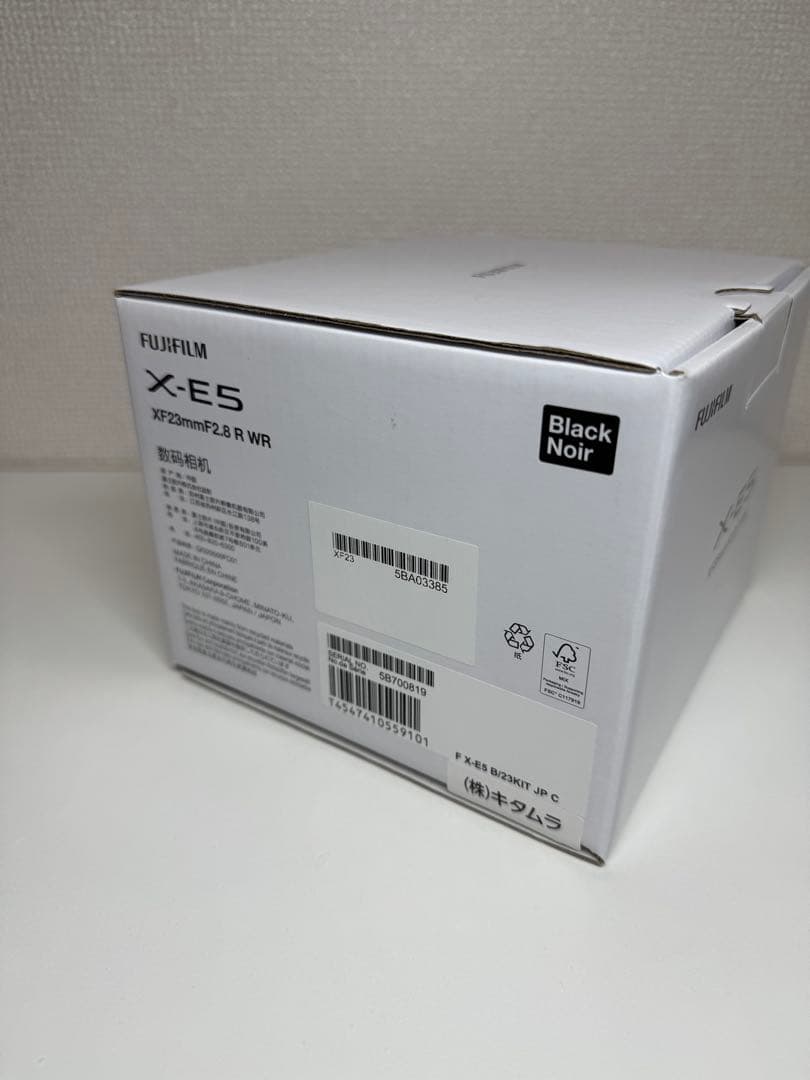 富士フイルムX-E5 本体 ブラック