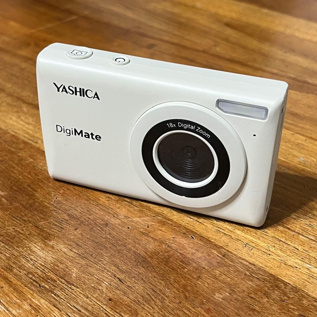 YASHICA DigiMate 18倍デジタルズーム
