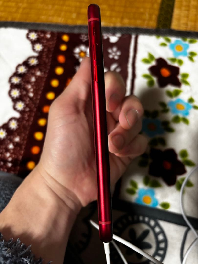 Apple iPhone XR PRODUCT(RED)本体スクリーン側ヒビあり