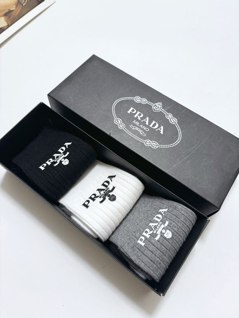 PRADA ロゴ ソックス 3足セット ブラック ホワイト グレー