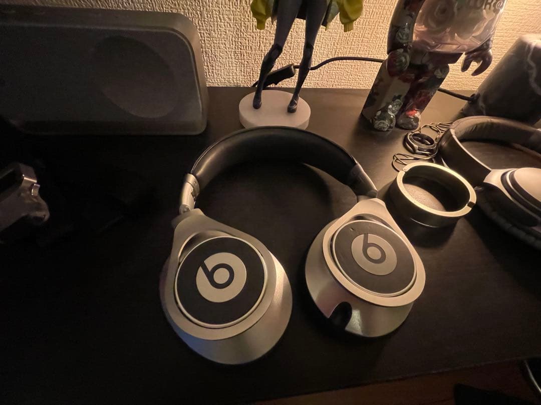 Beats Executive シルバー