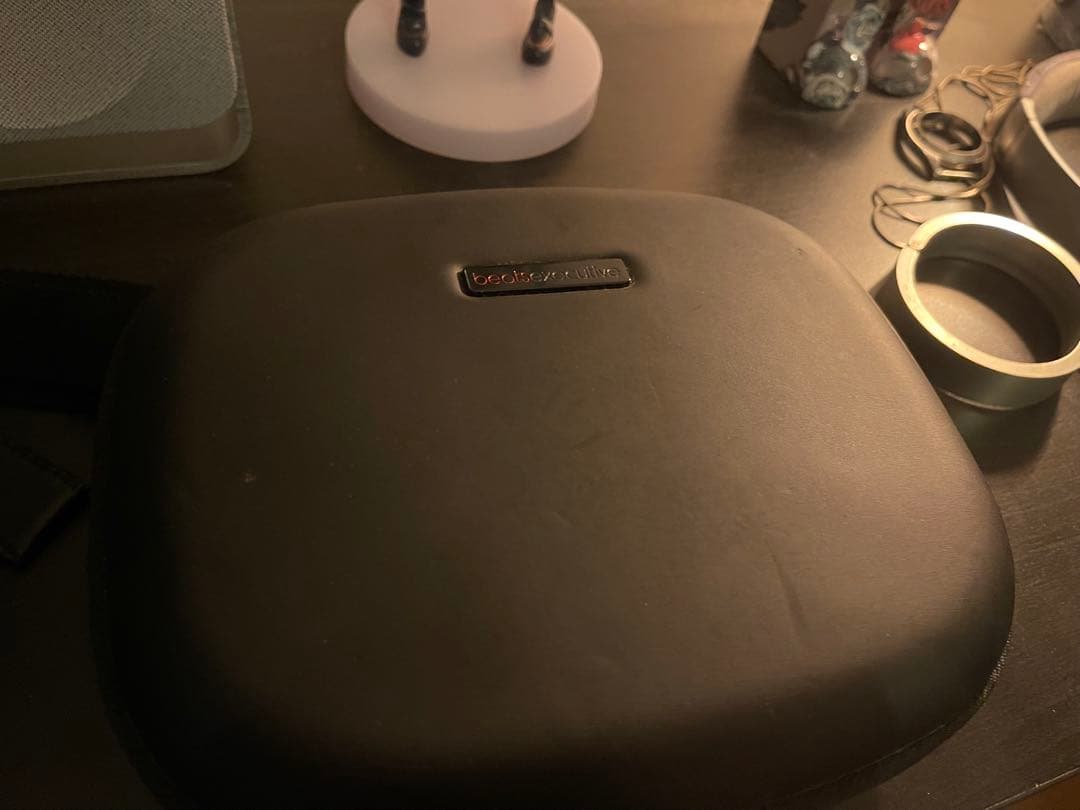 Beats Executive シルバー