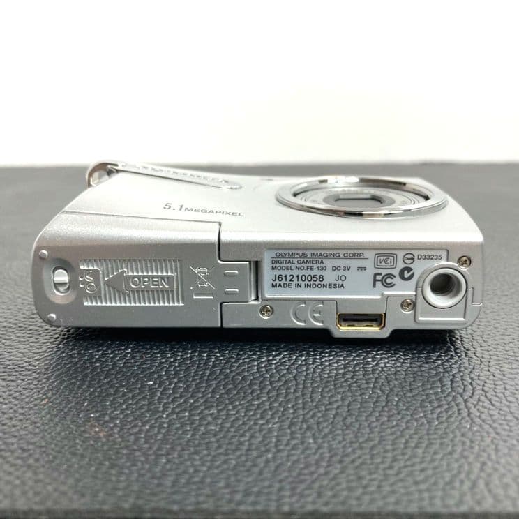 美品★OLYMPUS FE-130 コンパクトデジタルカメラ 単3電池使用