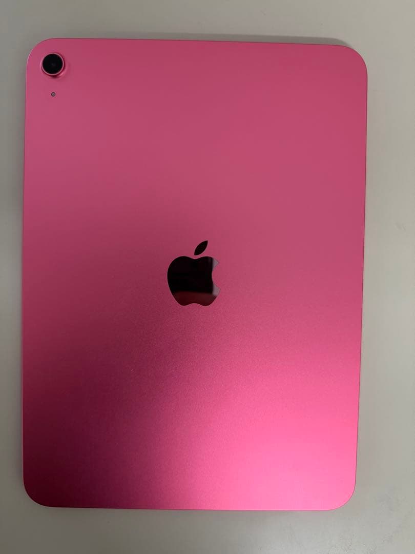 最新iPad (11世代、未使用に近い)+ マジックキーボード(非純正品)