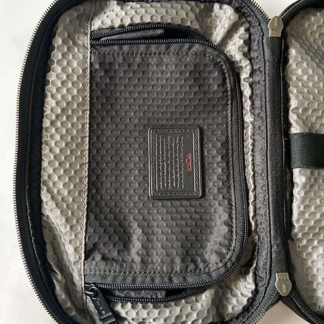 TUMI トラベルポーチ ブラック