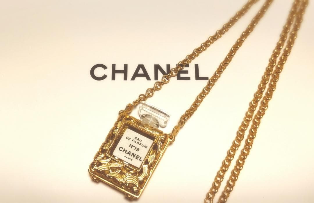 香水(女性用) CHANEL Vintage Perfume Pendant Necklace