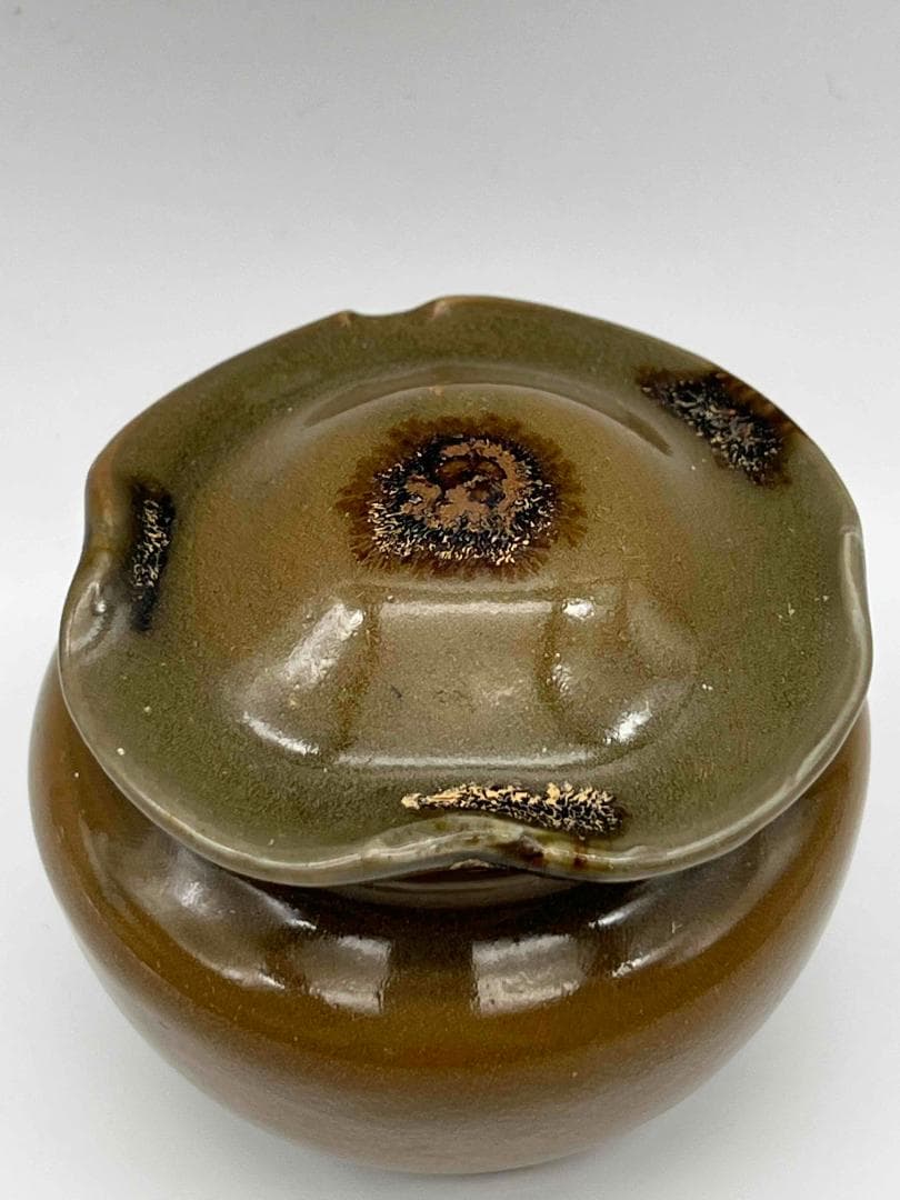 元時代　青磁　龍泉窯荷葉文共蓋壺　蓋付き　茶入　茶道具　唐物(F-102)