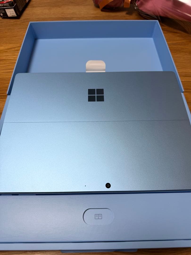 Surface Pro 第11世代 13インチ ZHY-00040 展示美品