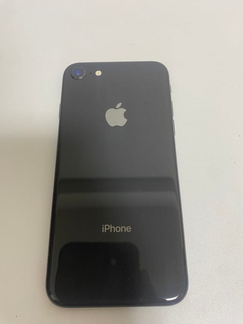 iPhone 8 ブラック 64GB