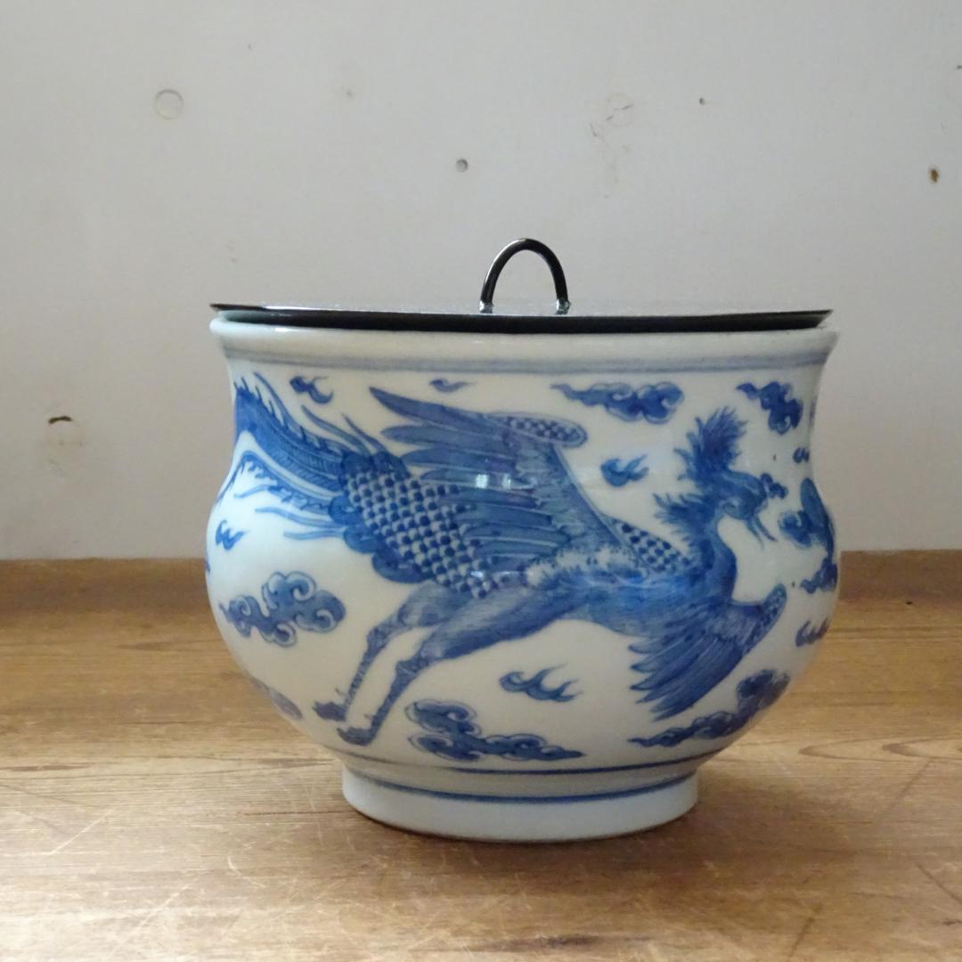 し*ん様 水差し　漆器の蓋付き　乾隆年製　染付　中国 古玩？　花器　壺　古道具