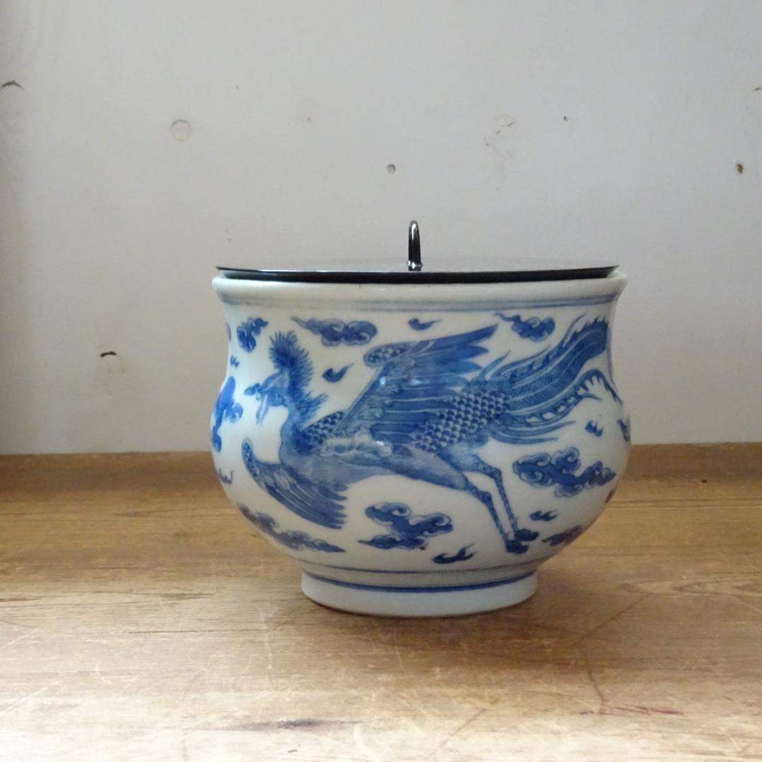 し*ん様 水差し　漆器の蓋付き　乾隆年製　染付　中国 古玩？　花器　壺　古道具