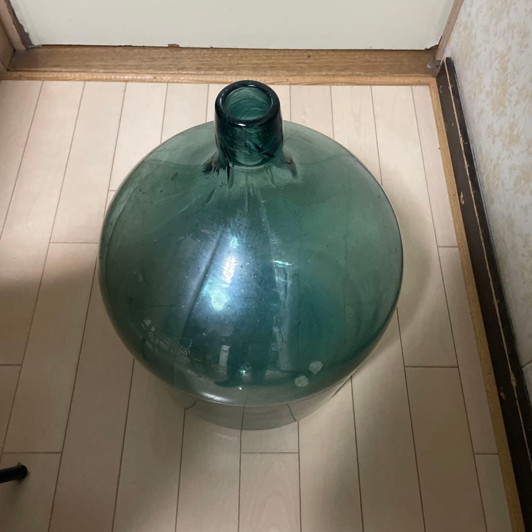 透明緑色ガラス製容器 大