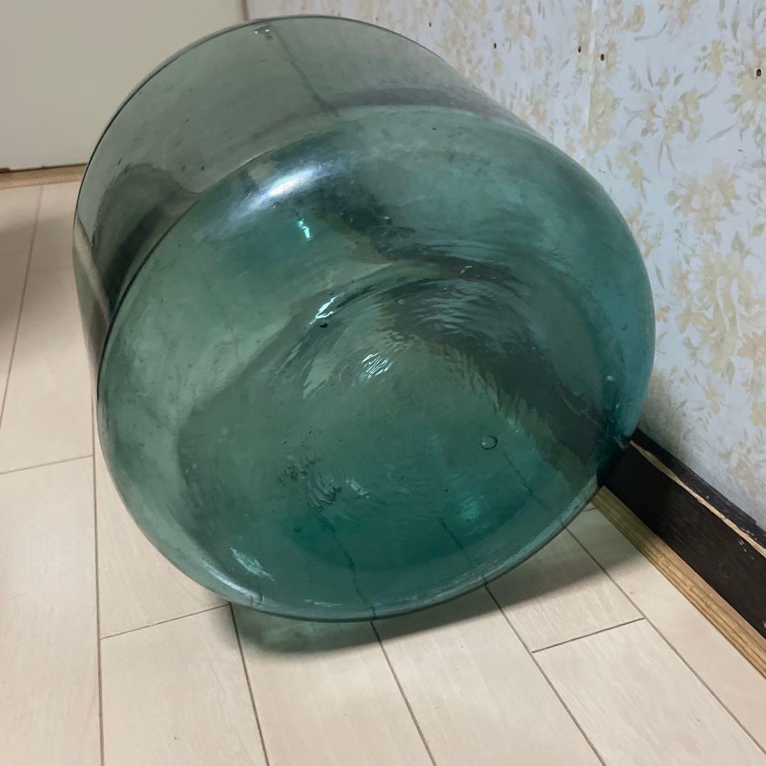 透明緑色ガラス製容器 大