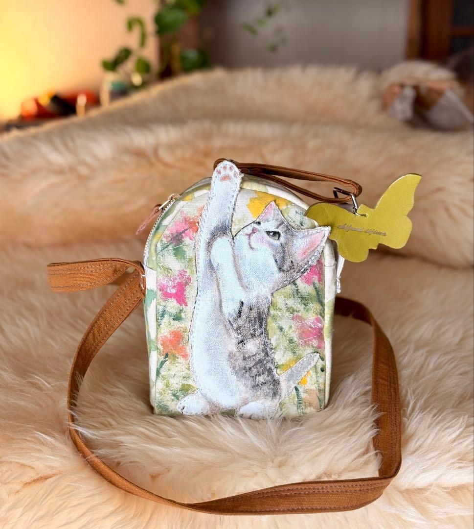 (手づくり)\"たわむれるサバ白\"ねこのショルダーバッグ　ネコポシェット