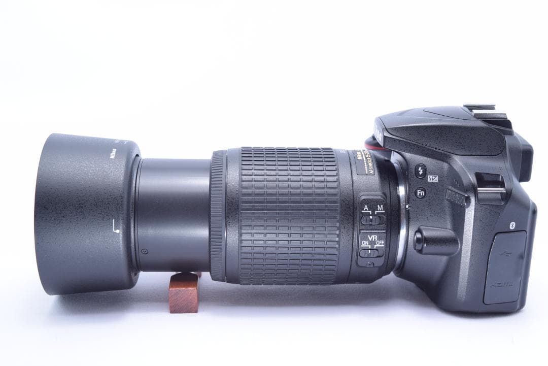 ①Nikon D3400 デジタル一眼レフ　Wレンズセット　手振れ補正レンズ付き