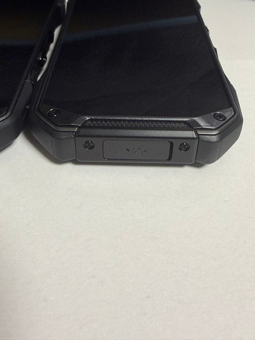 au TORQUE G04 KYV46 ブラック　（極美品）