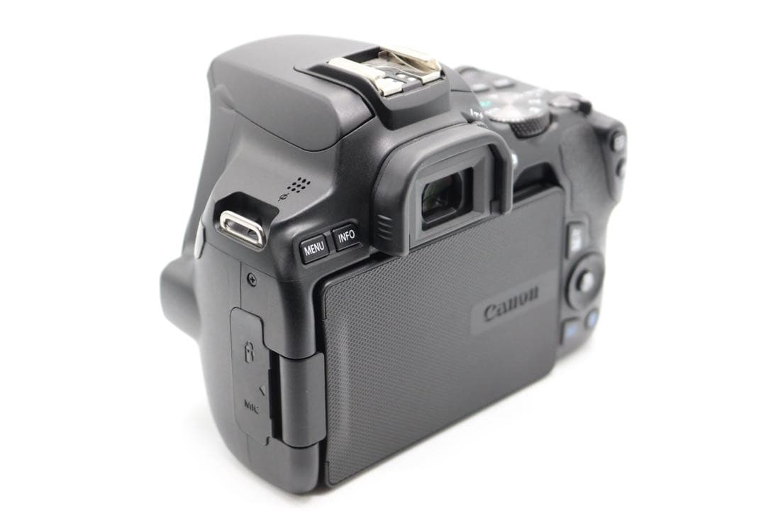 ボディほぼ新品 【Canon EOS Kiss X10 ダブルレンズセット】