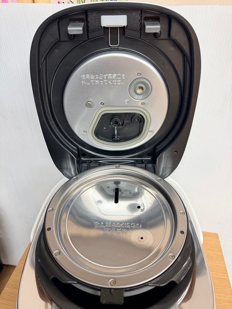 東芝 真空圧力IH炊飯器RC-10VSP 5.5合炊き 動作確認済み2021年製