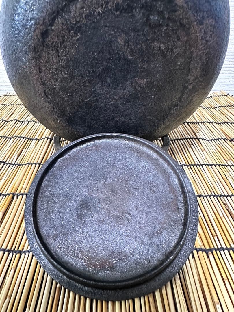 ＵＳＥＤ品　南部釜師造　３０型 松文様　大型鉄瓶　南部鉄瓶　南部鉄器　鉄瓶
