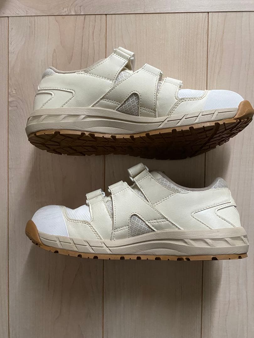 アシックスのウィンジョブCP112中古良品