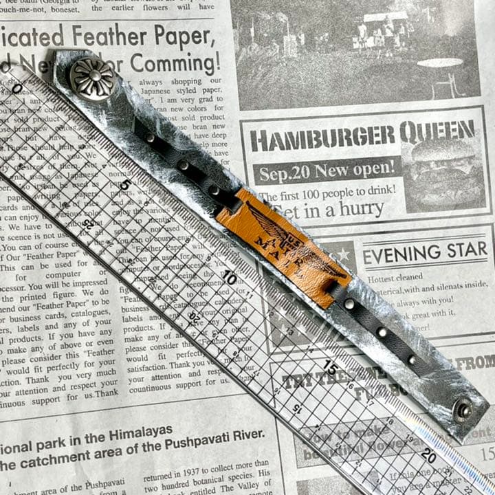 ＊展示品♪ハンドメイド♪ ヴィンテージレザーの革タグ付きブレスレット＊