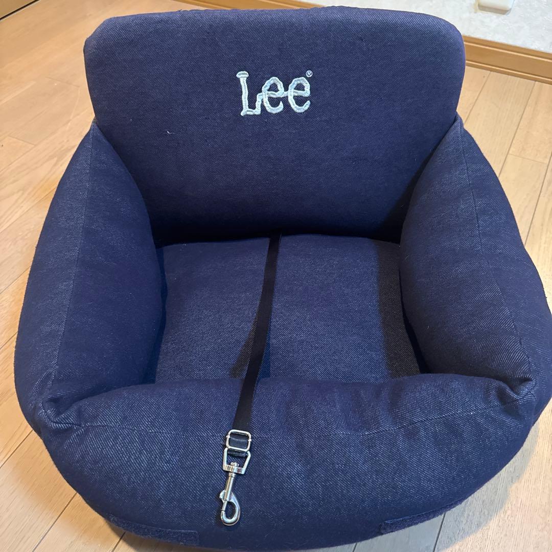 Lee 犬用ドライブベッド