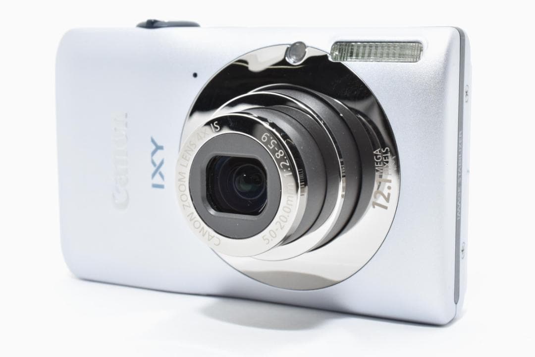超美品 キヤノン 200F コンパクトデジタルカメラ シルバー Canon