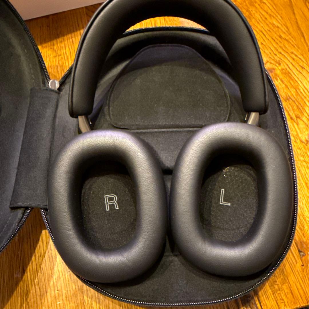 Bowers & Wilkins Px8 ワイヤレスヘッドフォン