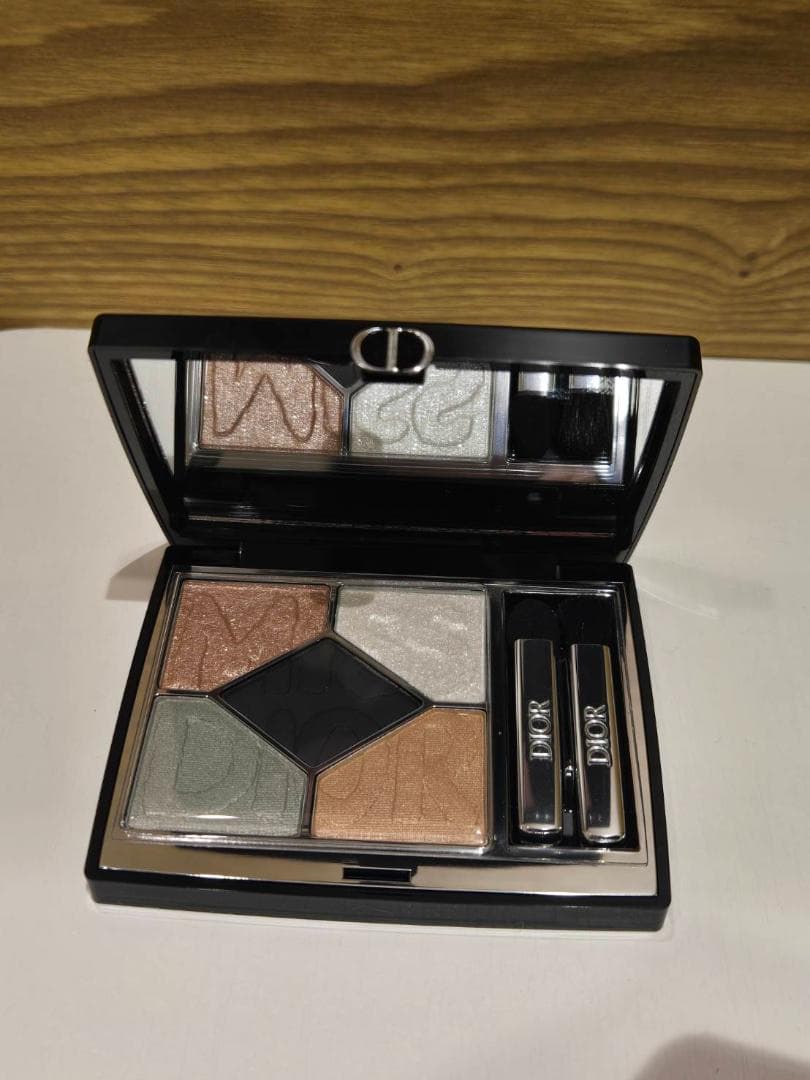 Diorコスメセットおまけ付き未使用/アイシャドウ/パレット/パウダー/リップ