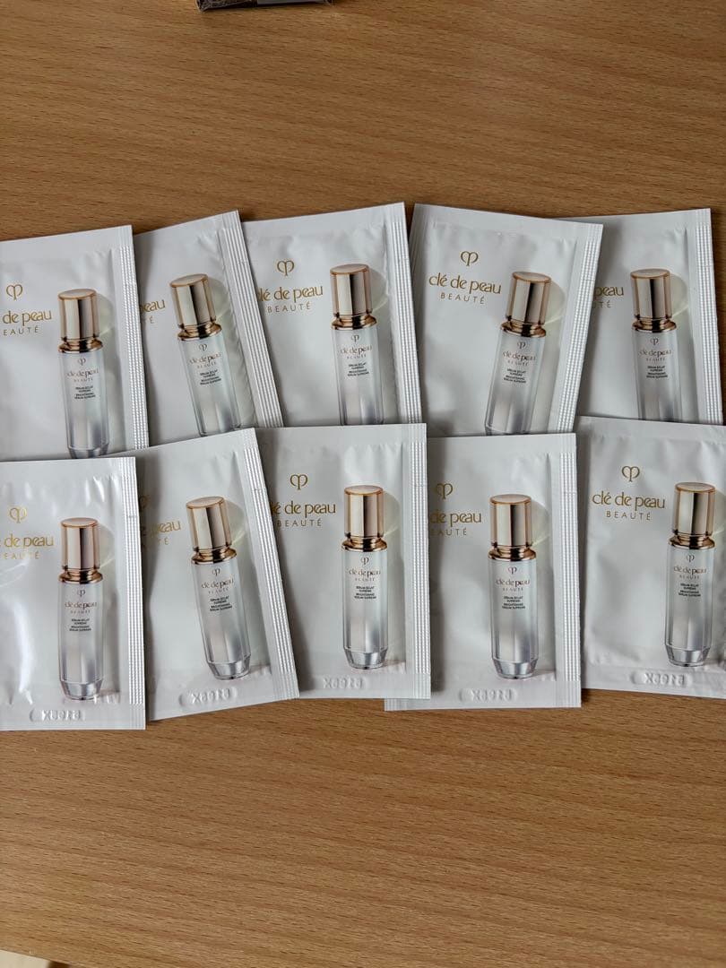 新品未開封　クレドポーボーテ　ヴォワールルミヌ　30ml