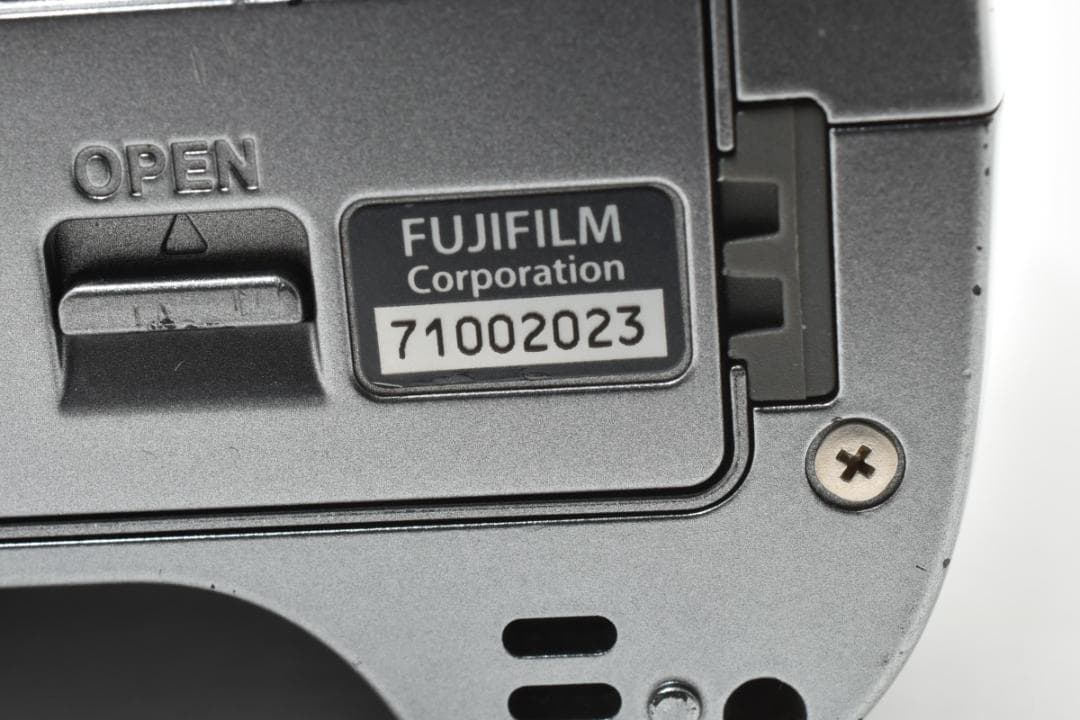 超美品 富士フイルム X-T2 ミラーレスデジタルカメラボディ シルバー