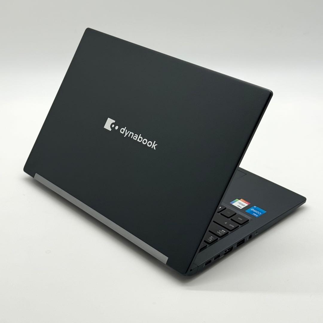 超美品 dynabook 12世代i5 16GB 新品SSD256 軽量 静音