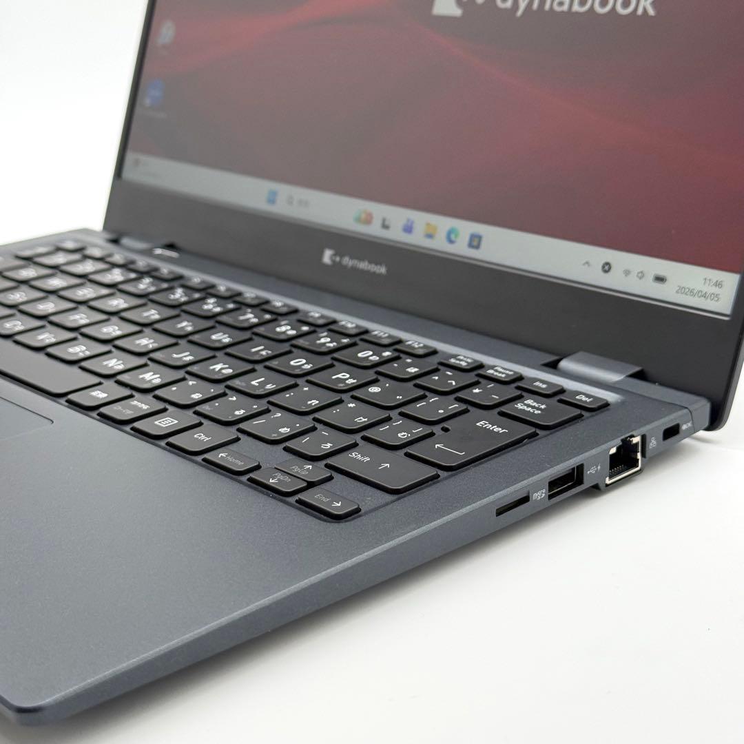 超美品 dynabook 12世代i5 16GB 新品SSD256 軽量 静音