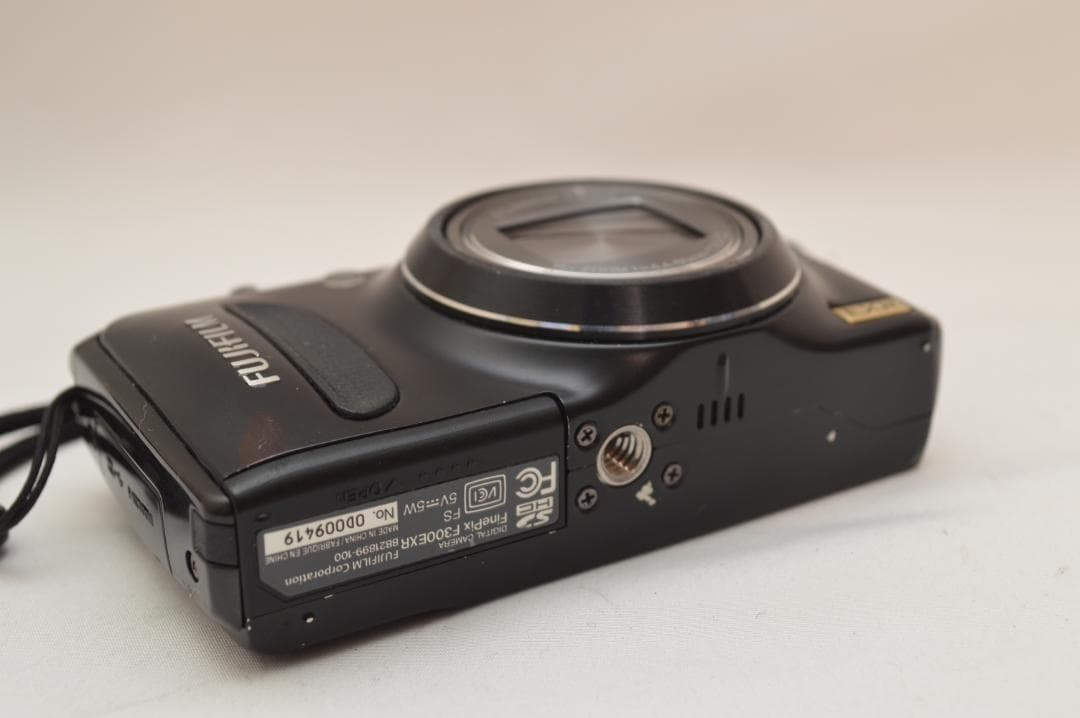 ✨美品✨ Fujifilm FINEPIX F300 EXR ブラック