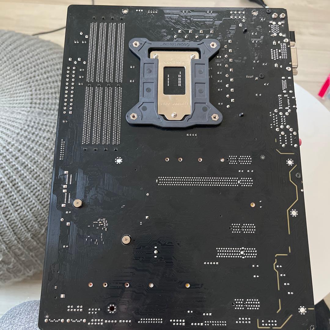 R*S様 i7 9700F / ASRock H370 Pro4 CPUマザーボ